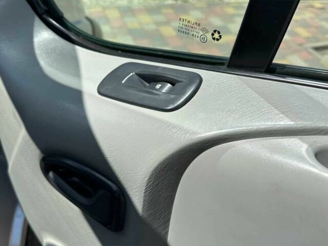 Серый Опель Виваро, объемом двигателя 1.9 л и пробегом 357 тыс. км за 6700 $, фото 20 на Automoto.ua