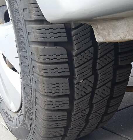 Серый Опель Виваро, объемом двигателя 2.46 л и пробегом 420 тыс. км за 6800 $, фото 6 на Automoto.ua