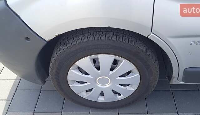 Серый Опель Виваро, объемом двигателя 2.46 л и пробегом 420 тыс. км за 6800 $, фото 9 на Automoto.ua