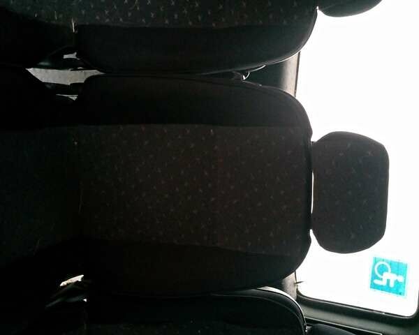 Серый Опель Виваро, объемом двигателя 2.46 л и пробегом 300 тыс. км за 7800 $, фото 12 на Automoto.ua