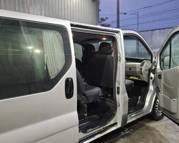 Сірий Опель Віваро, об'ємом двигуна 1.87 л та пробігом 480 тис. км за 6500 $, фото 7 на Automoto.ua