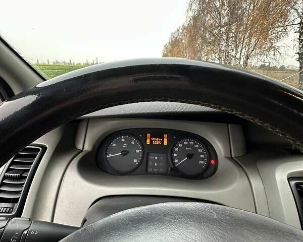 Серый Опель Виваро, объемом двигателя 2.46 л и пробегом 404 тыс. км за 7400 $, фото 3 на Automoto.ua