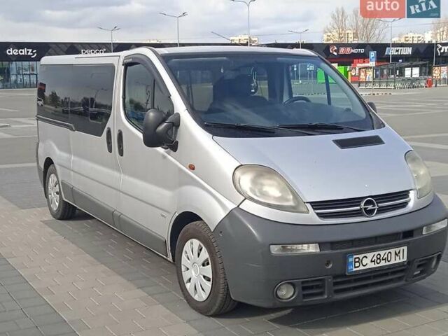 Серый Опель Виваро, объемом двигателя 2.46 л и пробегом 420 тыс. км за 6800 $, фото 4 на Automoto.ua