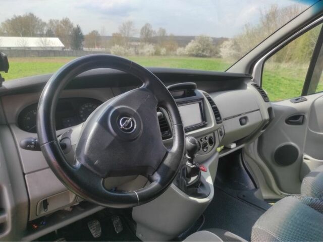 Серый Опель Виваро, объемом двигателя 1.9 л и пробегом 350 тыс. км за 7000 $, фото 8 на Automoto.ua