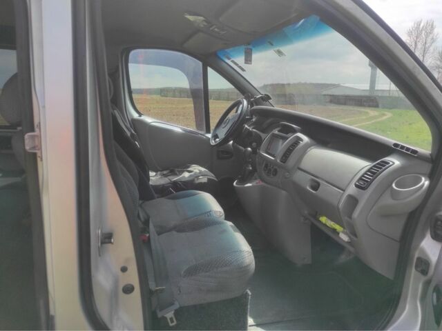 Серый Опель Виваро, объемом двигателя 1.9 л и пробегом 350 тыс. км за 7000 $, фото 6 на Automoto.ua