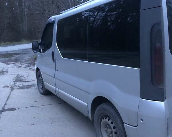 Сірий Опель Віваро, об'ємом двигуна 2.46 л та пробігом 400 тис. км за 6000 $, фото 3 на Automoto.ua