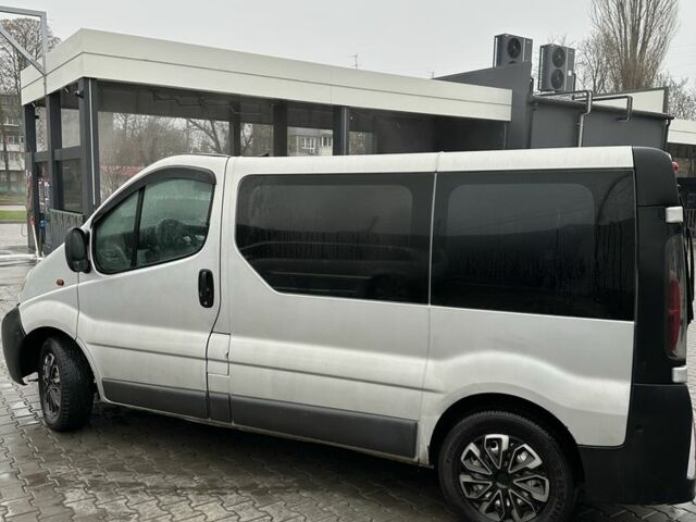 Серый Опель Виваро, объемом двигателя 1.9 л и пробегом 367 тыс. км за 6450 $, фото 3 на Automoto.ua