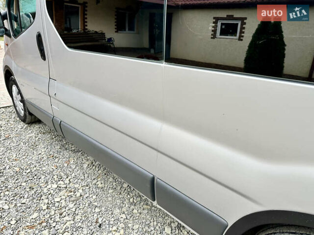 Серый Опель Виваро, объемом двигателя 1.9 л и пробегом 578 тыс. км за 10900 $, фото 4 на Automoto.ua