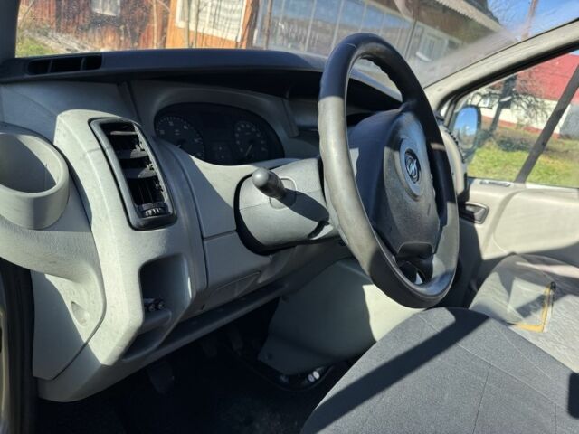 Сірий Опель Віваро, об'ємом двигуна 1.9 л та пробігом 340 тис. км за 3500 $, фото 7 на Automoto.ua