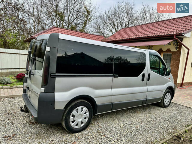 Серый Опель Виваро, объемом двигателя 1.9 л и пробегом 578 тыс. км за 10900 $, фото 3 на Automoto.ua