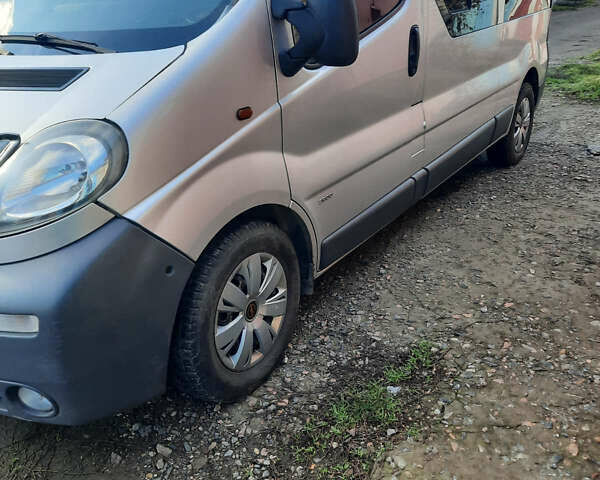 Сірий Опель Віваро, об'ємом двигуна 2.5 л та пробігом 430 тис. км за 9200 $, фото 5 на Automoto.ua