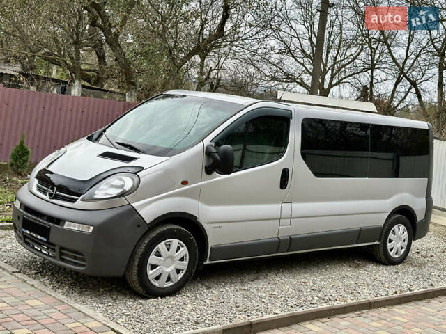 Серый Опель Виваро, объемом двигателя 1.9 л и пробегом 578 тыс. км за 10900 $, фото 5 на Automoto.ua