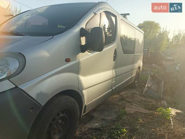 Серый Опель Виваро, объемом двигателя 2.46 л и пробегом 450 тыс. км за 5900 $, фото 5 на Automoto.ua