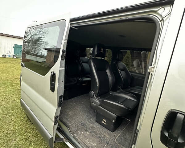 Сірий Опель Віваро, об'ємом двигуна 1.9 л та пробігом 218 тис. км за 10000 $, фото 8 на Automoto.ua