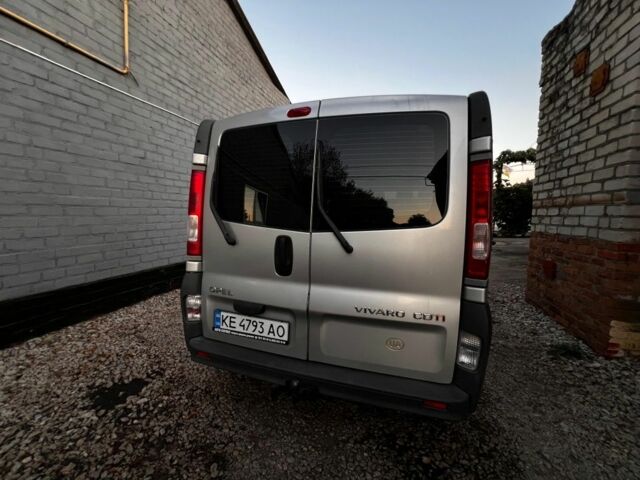 Опель Виваро 2007 в Синельниковом на Automoto.ua Серый Опель Виваро, объемом двигателя 2 л и пробегом 300 тыс. км за 9000 $, фото 2 на Automoto.ua