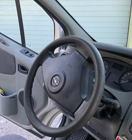 Сірий Опель Віваро, об'ємом двигуна 2.5 л та пробігом 310 тис. км за 11300 $, фото 5 на Automoto.ua