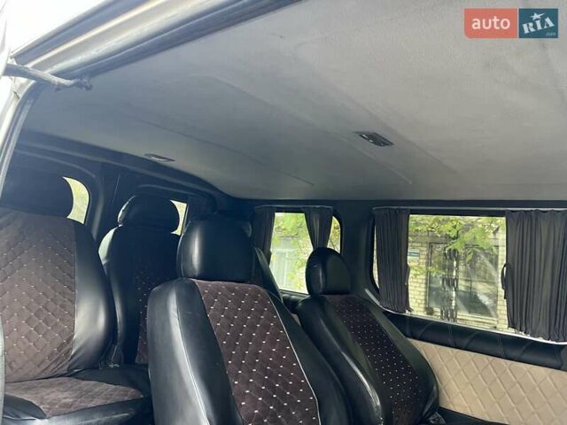 Серый Опель Виваро, объемом двигателя 2.5 л и пробегом 300 тыс. км за 7800 $, фото 9 на Automoto.ua