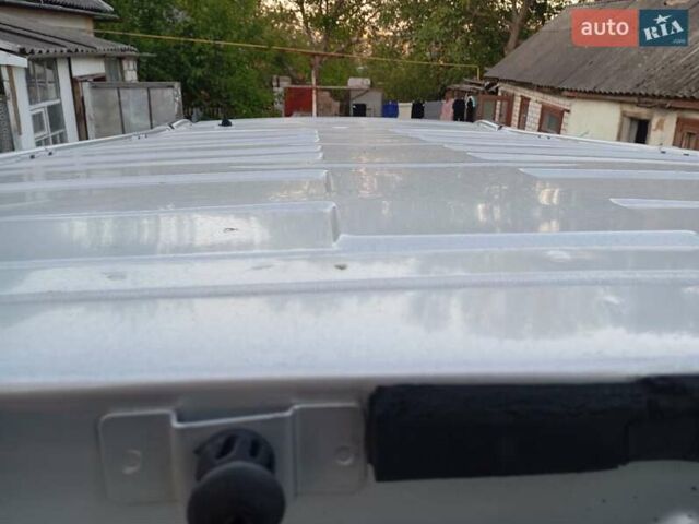 Серый Опель Виваро, объемом двигателя 2 л и пробегом 416 тыс. км за 10200 $, фото 3 на Automoto.ua