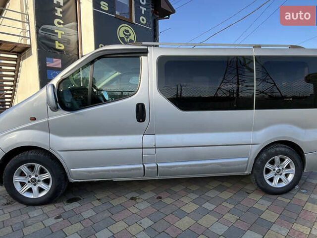 Сірий Опель Віваро, об'ємом двигуна 2 л та пробігом 404 тис. км за 7300 $, фото 3 на Automoto.ua
