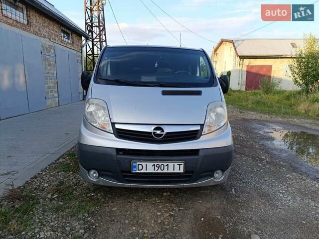 Сірий Опель Віваро, об'ємом двигуна 2 л та пробігом 306 тис. км за 8700 $, фото 2 на Automoto.ua