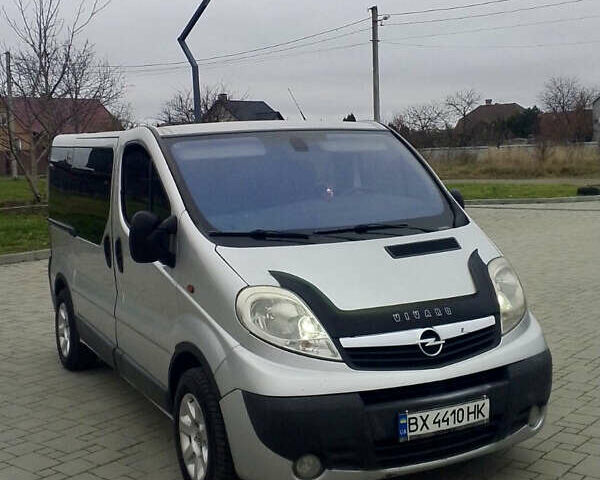 Сірий Опель Віваро, об'ємом двигуна 2 л та пробігом 254 тис. км за 9000 $, фото 5 на Automoto.ua