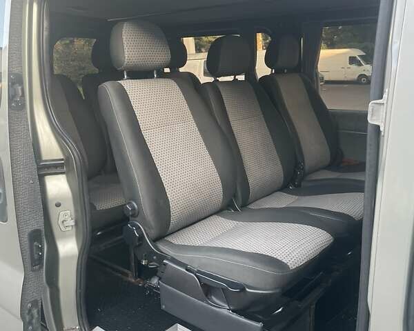 Сірий Опель Віваро, об'ємом двигуна 2 л та пробігом 212 тис. км за 10000 $, фото 13 на Automoto.ua