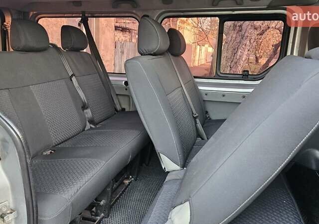 Сірий Опель Віваро, об'ємом двигуна 2 л та пробігом 262 тис. км за 10500 $, фото 5 на Automoto.ua