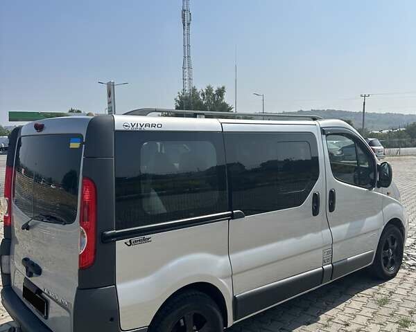 Сірий Опель Віваро, об'ємом двигуна 2 л та пробігом 401 тис. км за 9400 $, фото 2 на Automoto.ua