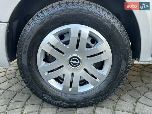 Серый Опель Виваро, объемом двигателя 2.5 л и пробегом 238 тыс. км за 13450 $, фото 19 на Automoto.ua