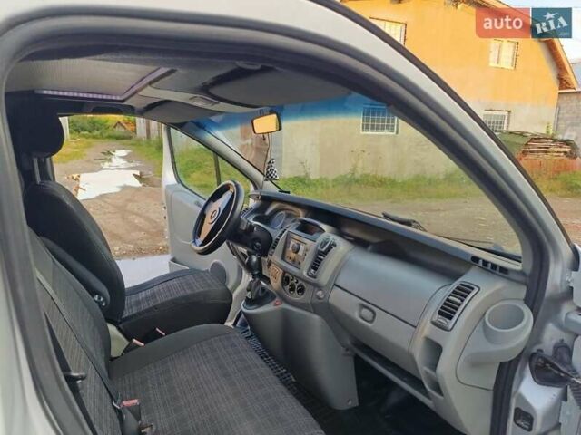 Сірий Опель Віваро, об'ємом двигуна 2 л та пробігом 306 тис. км за 8700 $, фото 9 на Automoto.ua