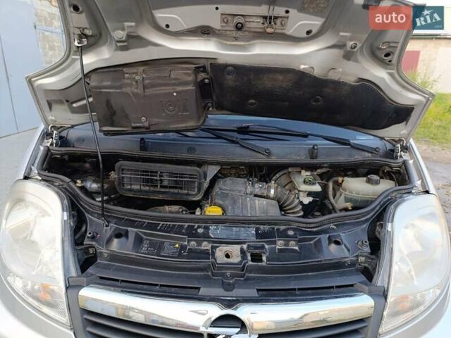 Сірий Опель Віваро, об'ємом двигуна 2 л та пробігом 306 тис. км за 8700 $, фото 22 на Automoto.ua