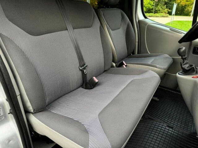 Сірий Опель Віваро, об'ємом двигуна 2.5 л та пробігом 160 тис. км за 7500 $, фото 21 на Automoto.ua