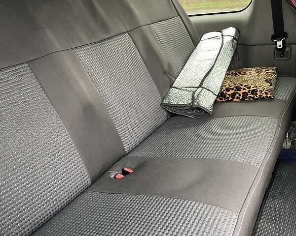 Серый Опель Виваро, объемом двигателя 2 л и пробегом 266 тыс. км за 8500 $, фото 17 на Automoto.ua