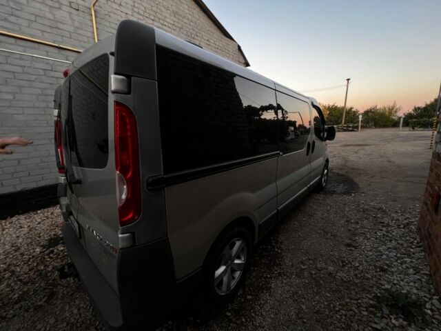 Опель Виваро 2007 в Синельниковом на Automoto.ua Серый Опель Виваро, объемом двигателя 2 л и пробегом 300 тыс. км за 9000 $, фото 5 на Automoto.ua