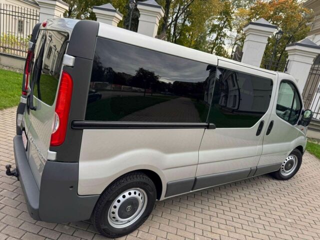 Сірий Опель Віваро, об'ємом двигуна 2.5 л та пробігом 160 тис. км за 7100 $, фото 13 на Automoto.ua