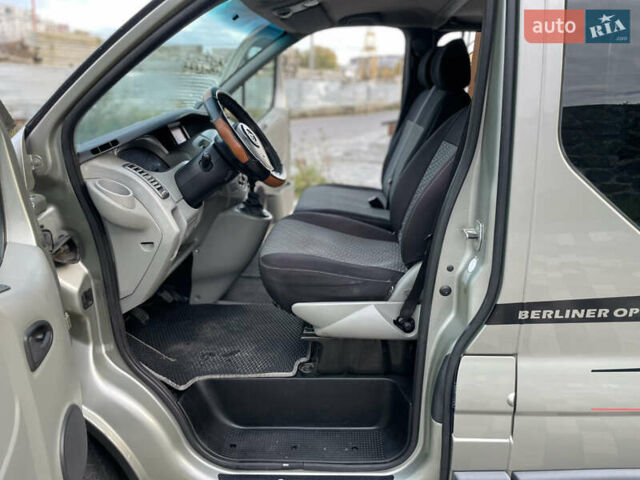 Серый Опель Виваро, объемом двигателя 2 л и пробегом 320 тыс. км за 9000 $, фото 30 на Automoto.ua