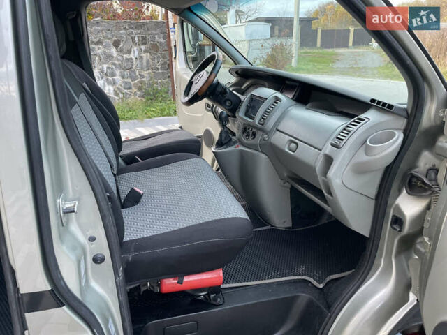 Серый Опель Виваро, объемом двигателя 2 л и пробегом 320 тыс. км за 9000 $, фото 37 на Automoto.ua