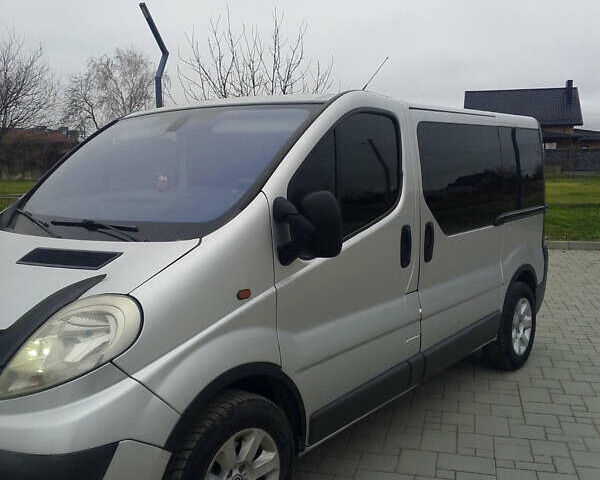 Сірий Опель Віваро, об'ємом двигуна 2 л та пробігом 254 тис. км за 9000 $, фото 11 на Automoto.ua