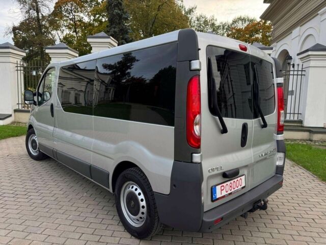 Сірий Опель Віваро, об'ємом двигуна 2.5 л та пробігом 160 тис. км за 7500 $, фото 4 на Automoto.ua