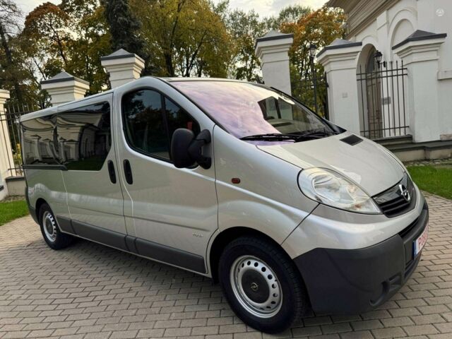 Сірий Опель Віваро, об'ємом двигуна 2.5 л та пробігом 160 тис. км за 7100 $, фото 17 на Automoto.ua
