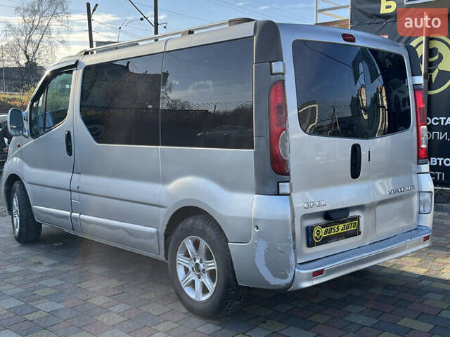 Сірий Опель Віваро, об'ємом двигуна 2 л та пробігом 404 тис. км за 7300 $, фото 4 на Automoto.ua