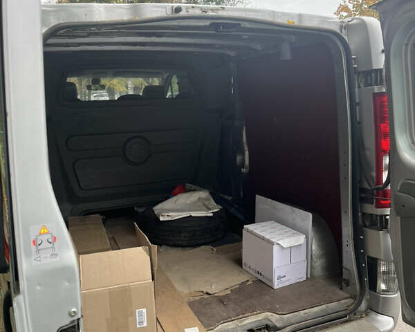 Серый Опель Виваро, объемом двигателя 2 л и пробегом 340 тыс. км за 10000 $, фото 11 на Automoto.ua