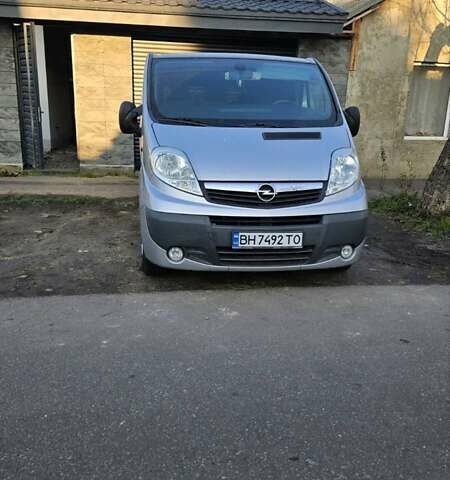 Сірий Опель Віваро, об'ємом двигуна 2 л та пробігом 262 тис. км за 10500 $, фото 9 на Automoto.ua