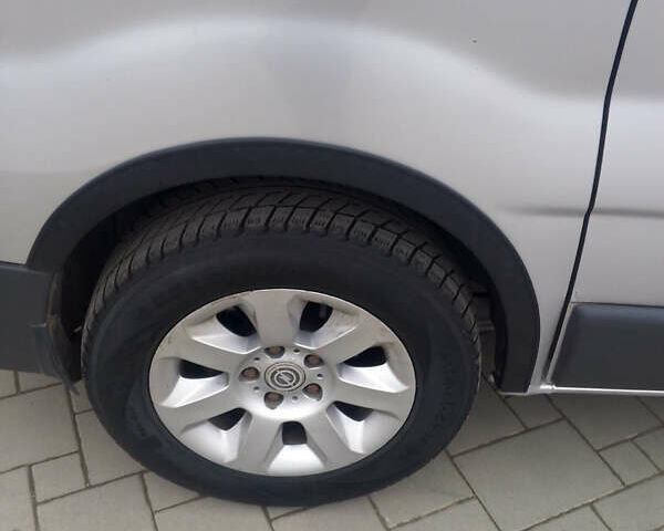 Сірий Опель Віваро, об'ємом двигуна 2 л та пробігом 254 тис. км за 9000 $, фото 13 на Automoto.ua