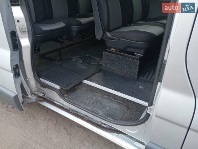 Серый Опель Виваро, объемом двигателя 2 л и пробегом 416 тыс. км за 10200 $, фото 7 на Automoto.ua