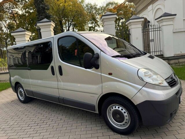 Сірий Опель Віваро, об'ємом двигуна 2.5 л та пробігом 160 тис. км за 7100 $, фото 19 на Automoto.ua