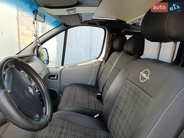 Сірий Опель Віваро, об'ємом двигуна 2 л та пробігом 306 тис. км за 8700 $, фото 7 на Automoto.ua