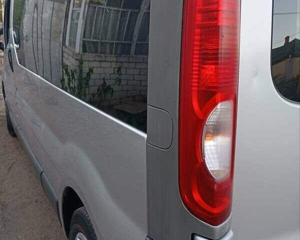 Серый Опель Виваро, объемом двигателя 2 л и пробегом 416 тыс. км за 10200 $, фото 5 на Automoto.ua