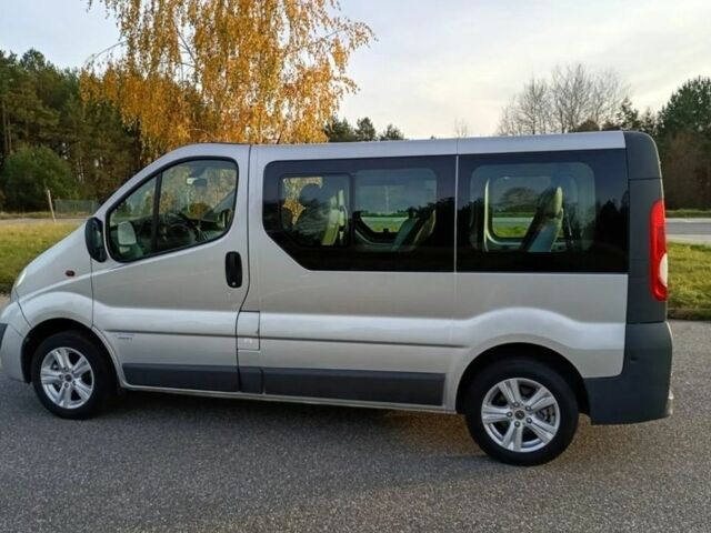 Серый Опель Виваро, объемом двигателя 0 л и пробегом 223 тыс. км за 3765 $, фото 8 на Automoto.ua