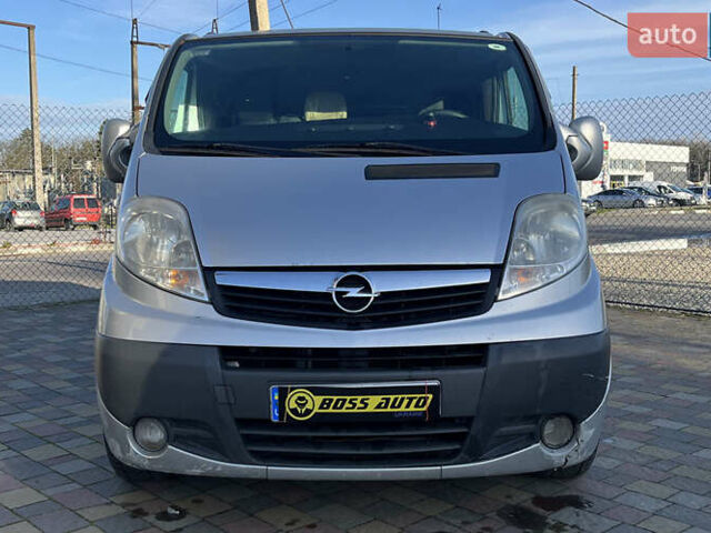 Сірий Опель Віваро, об'ємом двигуна 2 л та пробігом 404 тис. км за 7300 $, фото 1 на Automoto.ua